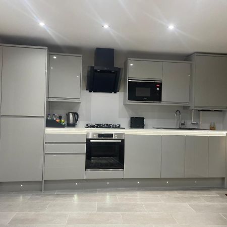 One Bedroom Apartment Goodmayes Екстериор снимка
