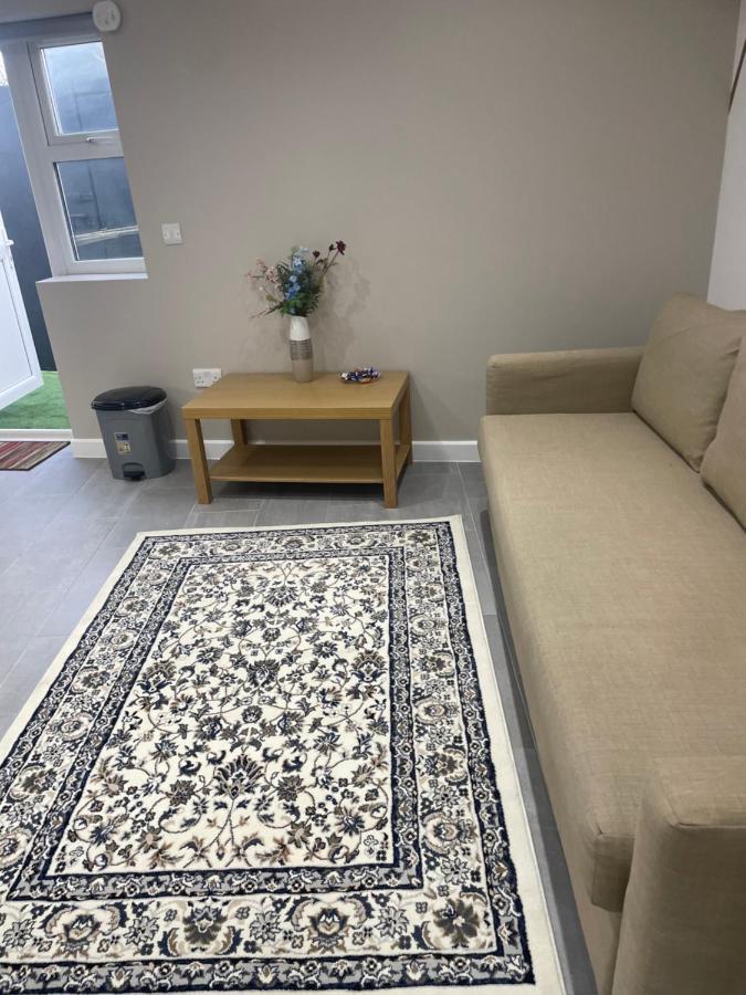 One Bedroom Apartment Goodmayes Екстериор снимка