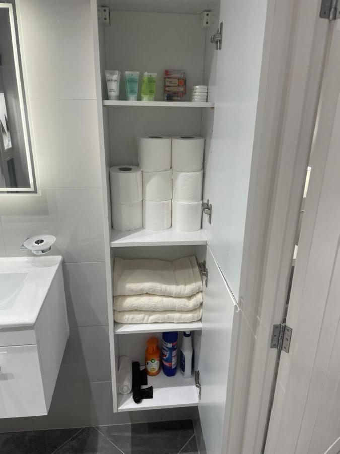 One Bedroom Apartment Goodmayes Екстериор снимка