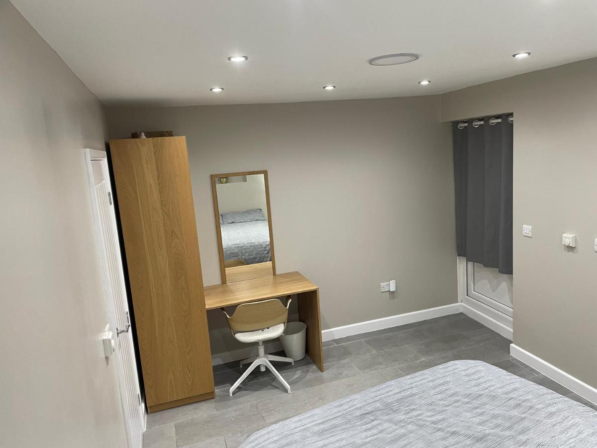 One Bedroom Apartment Goodmayes Екстериор снимка